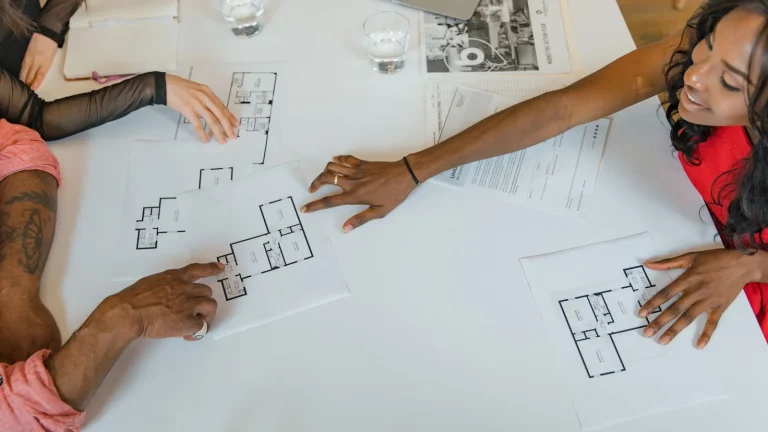 Qué hace una consultora inmobiliaria y cómo utiliza sus informes un inversor