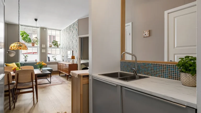 Interior de un piso en alquiler como representación de un contrato de arrendamiento de vivienda