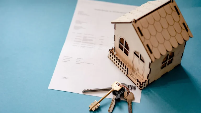 Contrato de arras al comprar una vivienda: qué debe incluir antes de entregar dinero