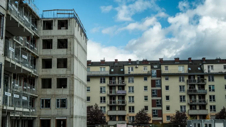 Promoción residencial de obra nueva en construcción