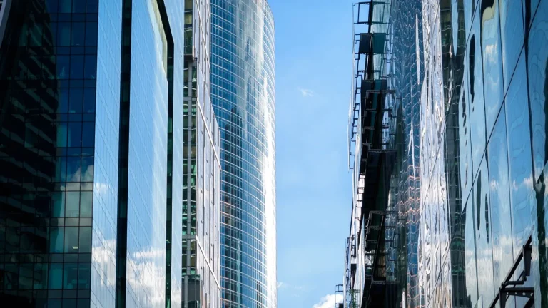 Fondos inmobiliarios: cómo analizan activos, rentabilidad y riesgo antes de invertir