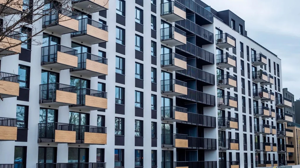 Edificio residencial moderno como representación de vivienda protegida