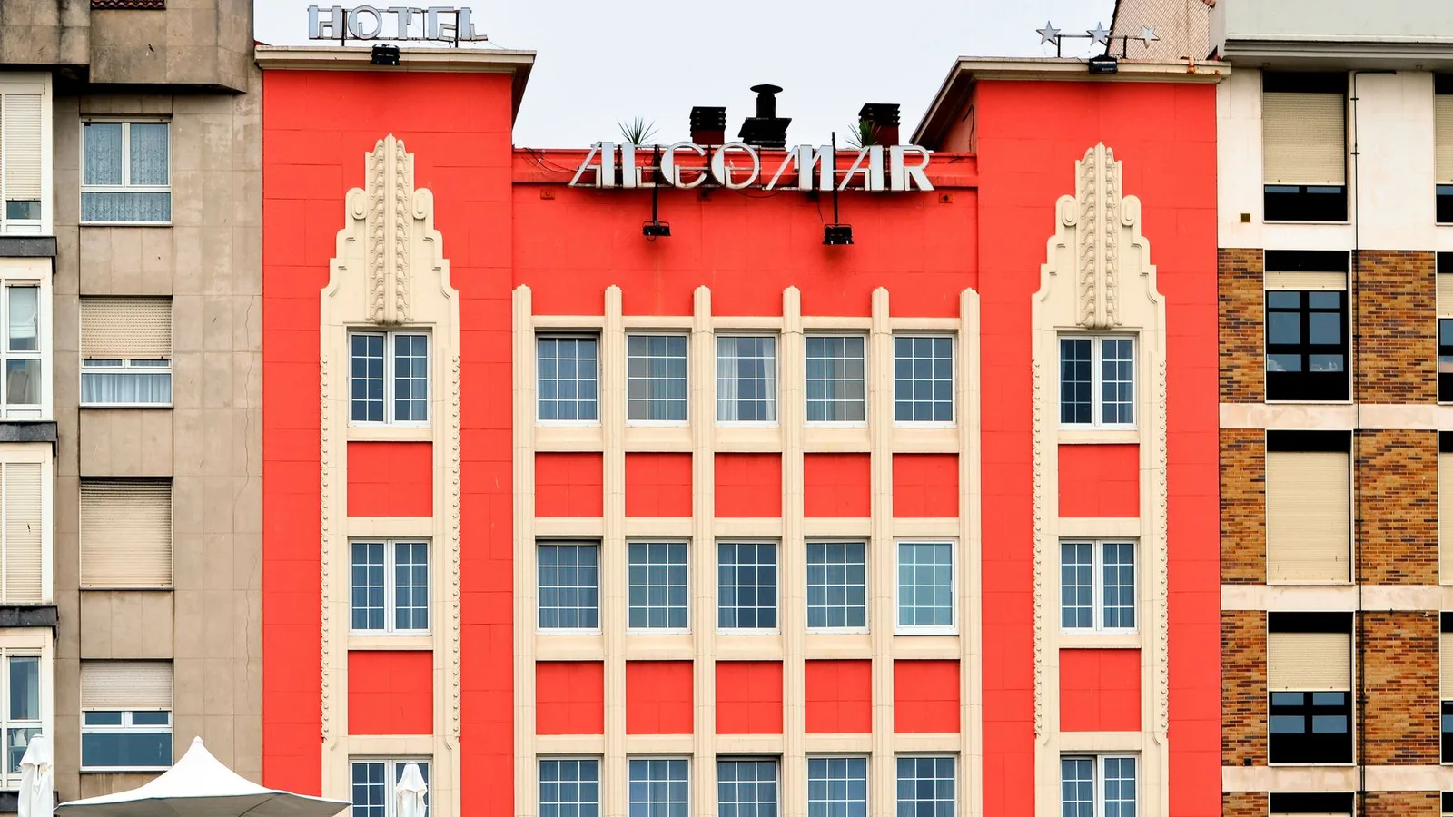 Apartamentos turísticos premium en un edificio urbano