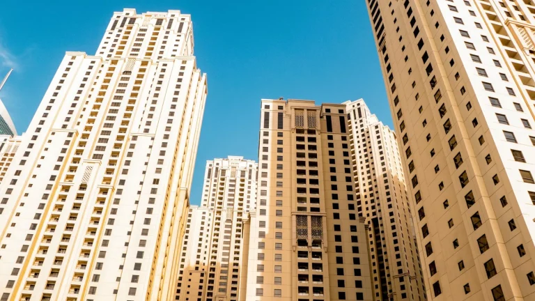 El flex living moviliza 677 millones y supera lo captado en 2025, según Savills