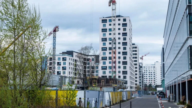Obra residencial industrializada y construcción de vivienda